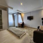Executive 1